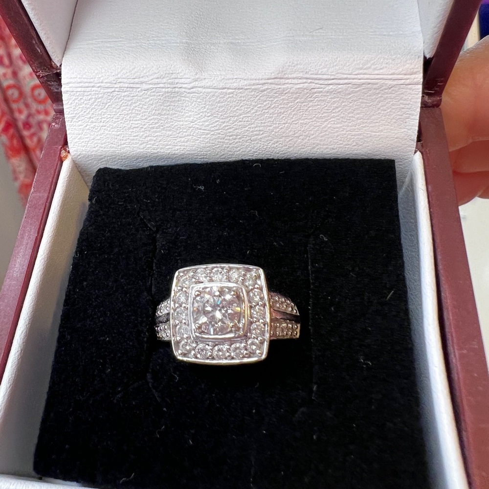 14K White Gold Diamond Engagement Ring